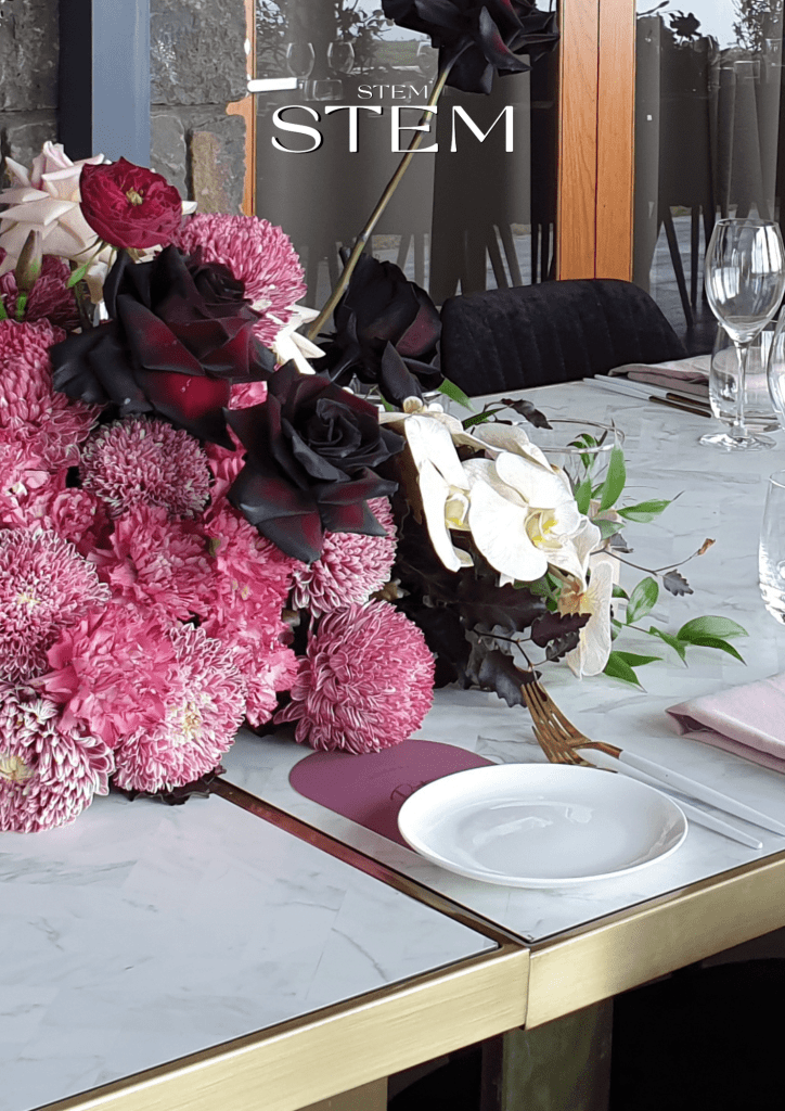 THE BEST FLOWERS FOR WEDDING CENTERPIECES